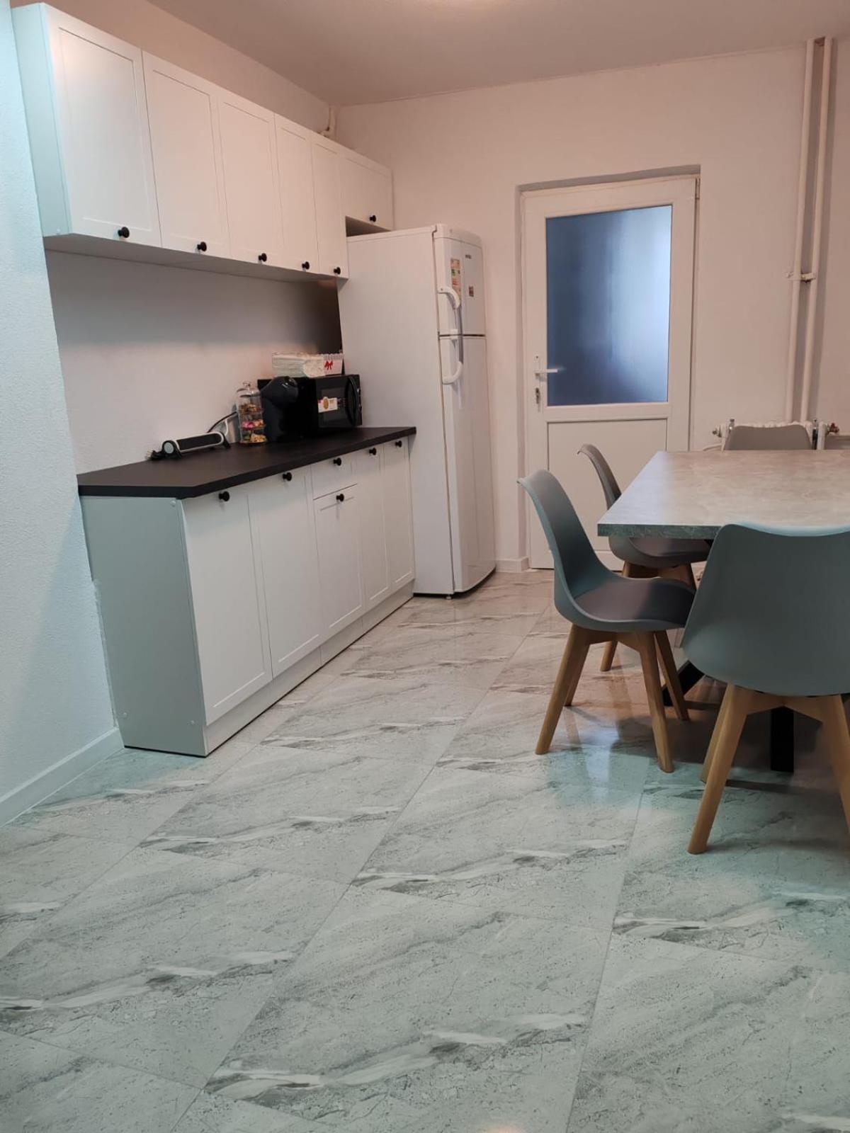 Garsoniera G3 Apartment Craiova Exterior foto