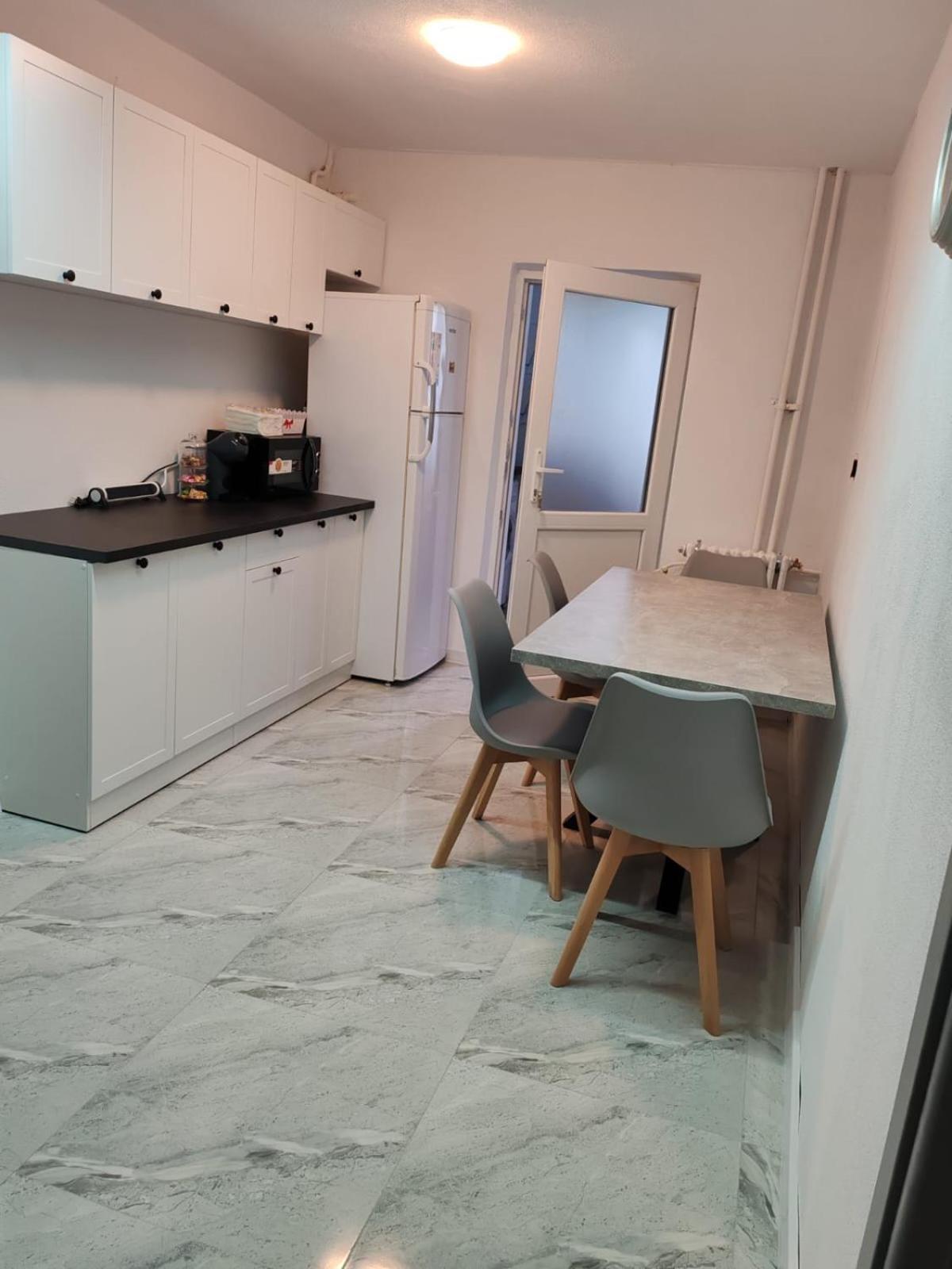 Garsoniera G3 Apartment Craiova Exterior foto